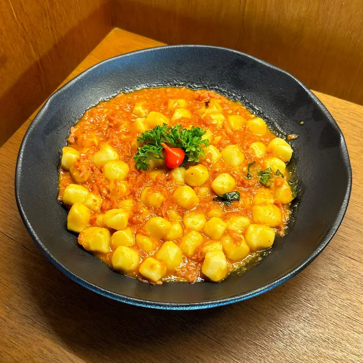 GNOCCHI COM RAGU DE LINGUIÇA